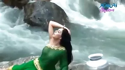East london keyes busty asian, فیلم سکسی خانوادگی خارجی سبزه, نیکی بنز, زبان